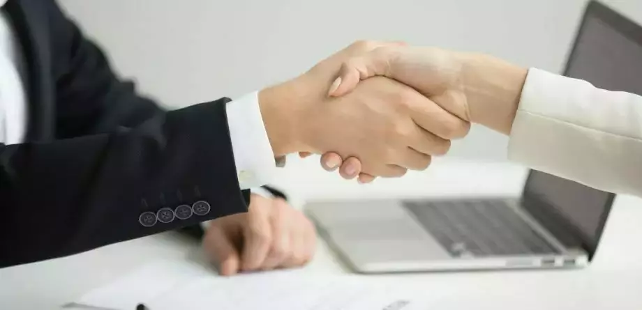 OGŁOSZENIE O NABORZE KANDYDATÓW na opiekuna w klubie dziecięcym